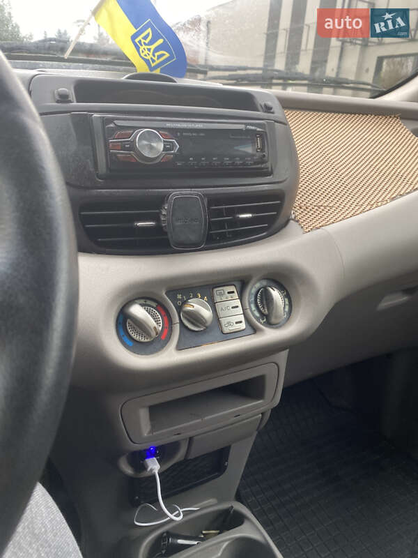 Минивэн Nissan Almera Tino 2001 в Львове фото 12 Минивэн Nissan Almera Tino 2001 в Львове