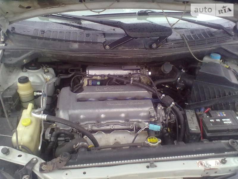 Хетчбек Nissan Almera 2001 в Ізмаїлі
