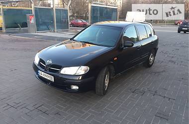 Хэтчбек Nissan Almera 2001 в Киеве