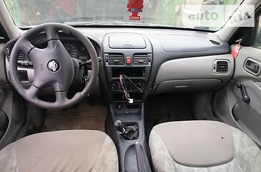 Хэтчбек Nissan Almera 2000 в Могилев-Подольске