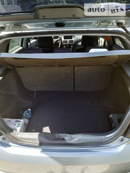 Хэтчбек Nissan Almera 2005 в Радомышле