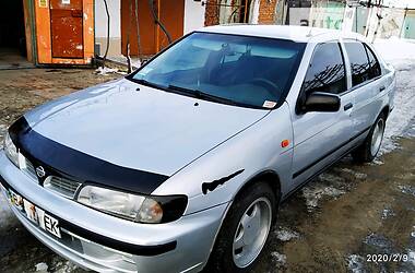 Седан Nissan Almera 1998 в Килии