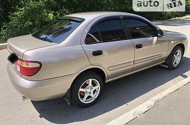 Седан Nissan Almera 2006 в Киеве