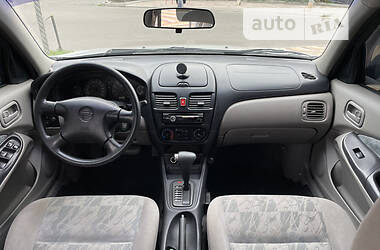 Седан Nissan Almera 2001 в Одессе