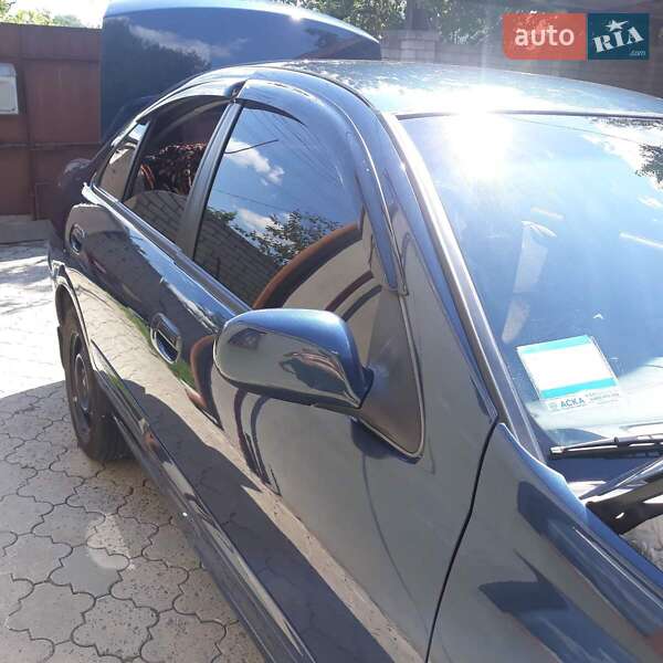 Седан Nissan Almera 2008 в Днепре