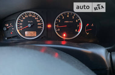 Хэтчбек Nissan Almera 2006 в 