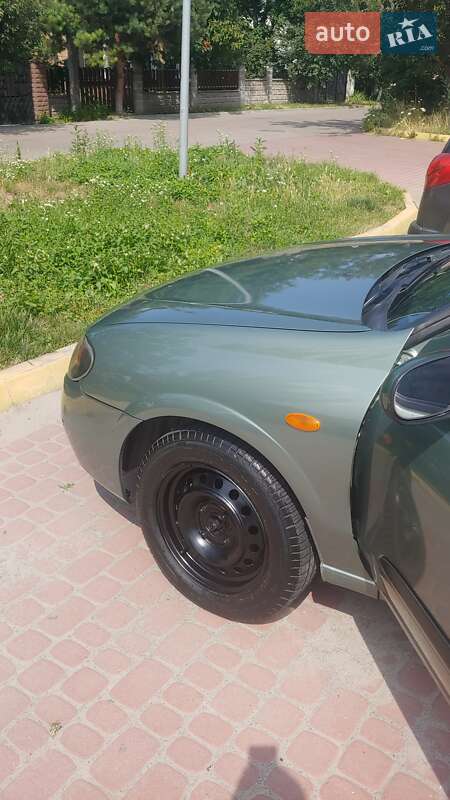 Седан Nissan Almera 2003 в Рівному