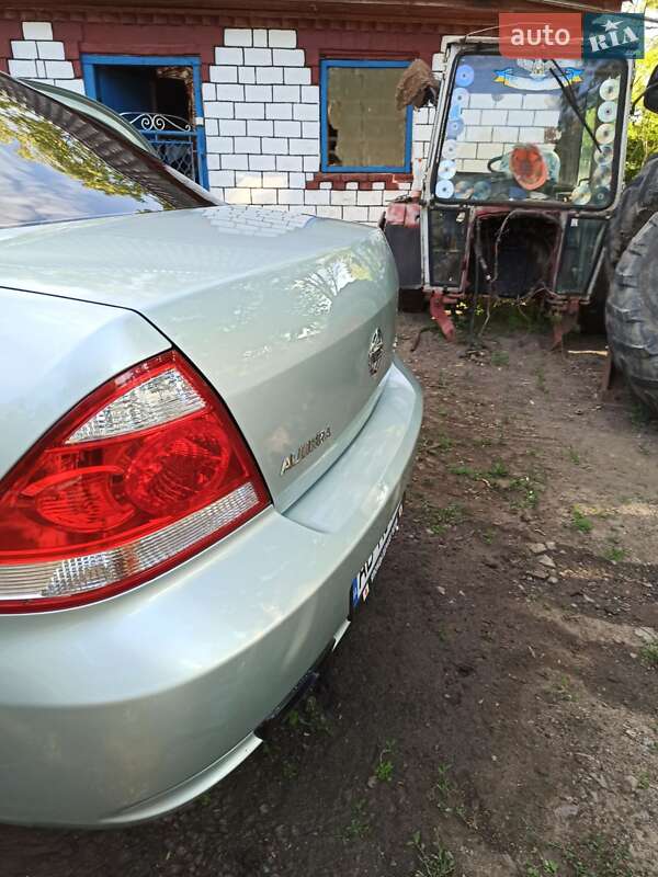 Седан Nissan Almera 2010 в Гайсину