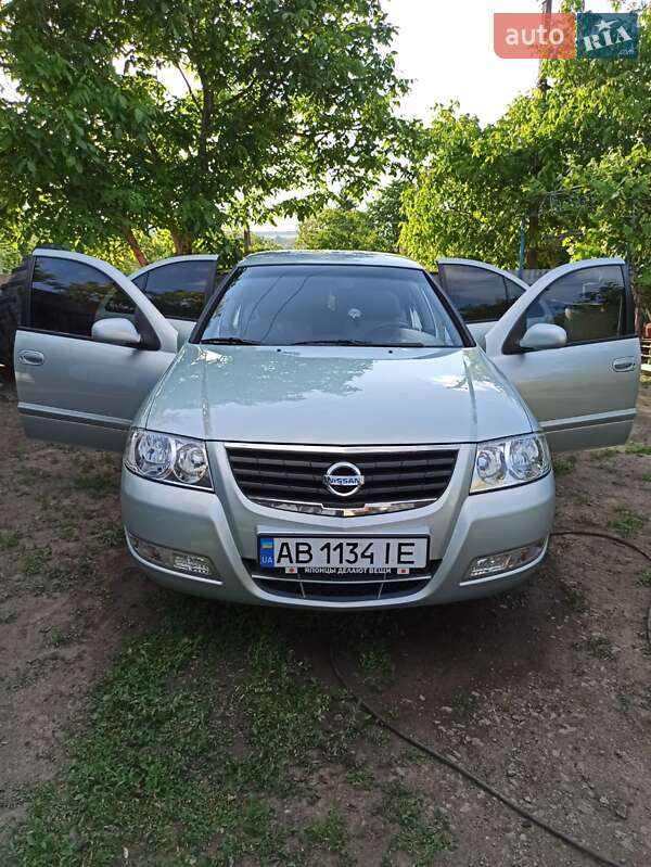 Седан Nissan Almera 2010 в Гайсину