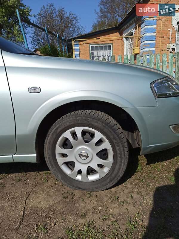 Седан Nissan Almera 2010 в Гайсину