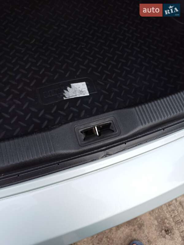 Седан Nissan Almera 2010 в Гайсину