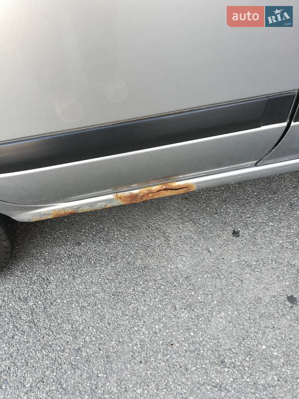 Седан Nissan Almera 2004 в Дніпрі