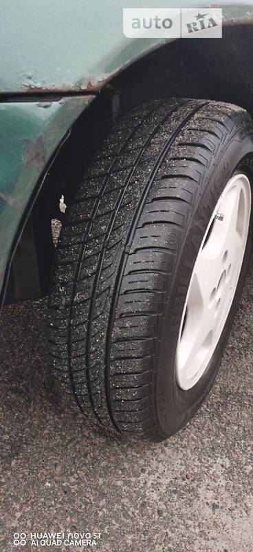 Седан Nissan Almera 1998 в Вышгороде