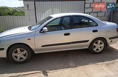 Седан Nissan Almera 2001 в Болграді