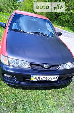 Хэтчбек Nissan Almera 1998 в Нововолынске