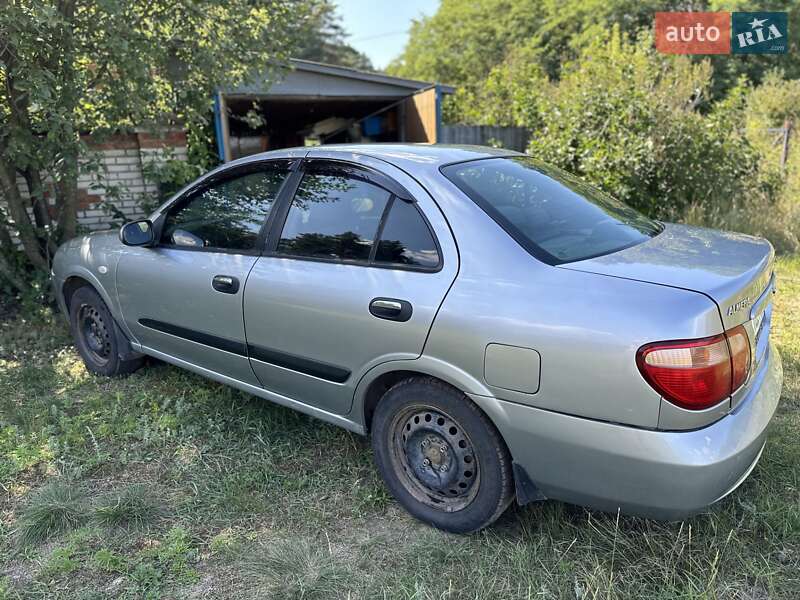 Седан Nissan Almera 2005 в Богодухіву