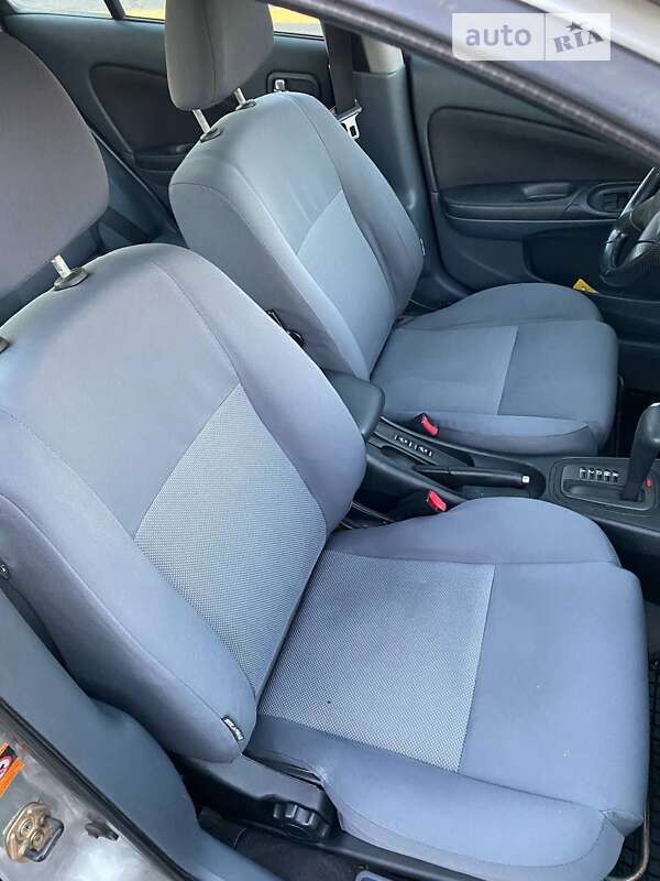 Хетчбек Nissan Almera 2004 в Дніпрі