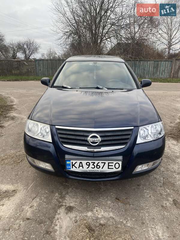 Nissan Almera 2010