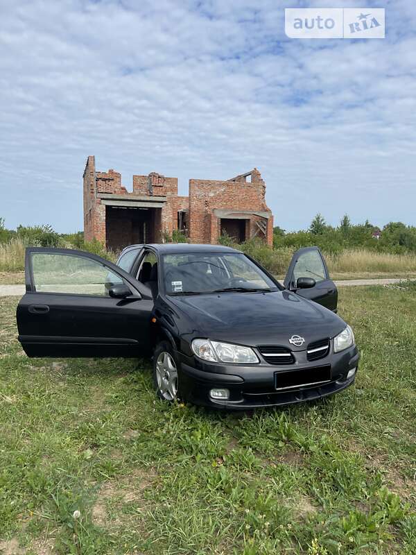 Nissan Almera 2001