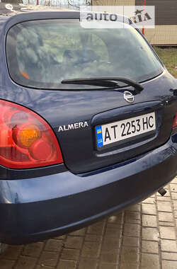 Хэтчбек Nissan Almera 2006 в Черновцах