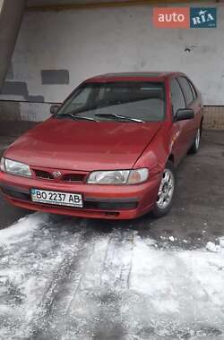 Седан Nissan Almera 1996 в Киеве