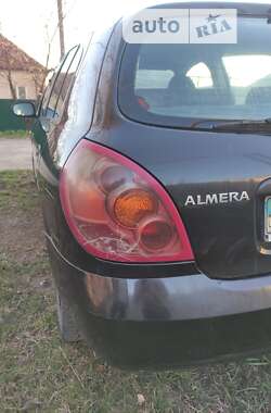 Хэтчбек Nissan Almera 2005 в Днепре