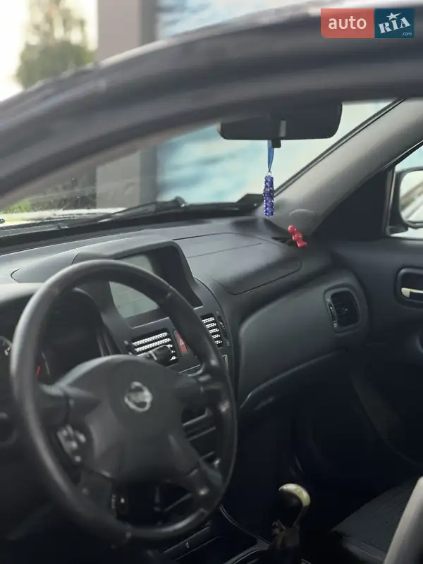 Nissan Almera