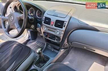 Седан Nissan Almera 2005 в 
