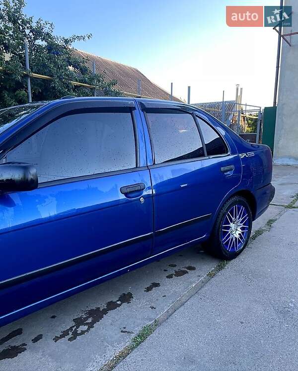 Седан Nissan Almera 1999 в Баштанці