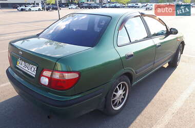 Седан Nissan Almera 2001 в Киеве