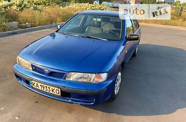 Седан Nissan Almera 1996 в Києві