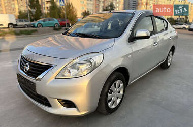 Седан Nissan Almera 2012 в Києві