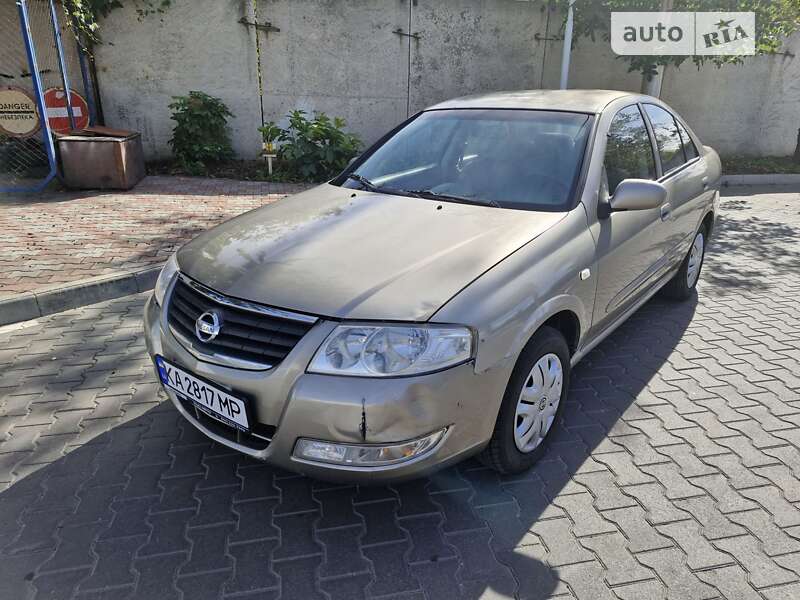 Седан Nissan Almera 2010 в Виннице