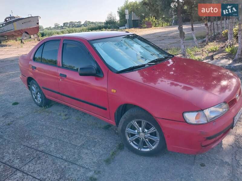 Nissan Almera 1996