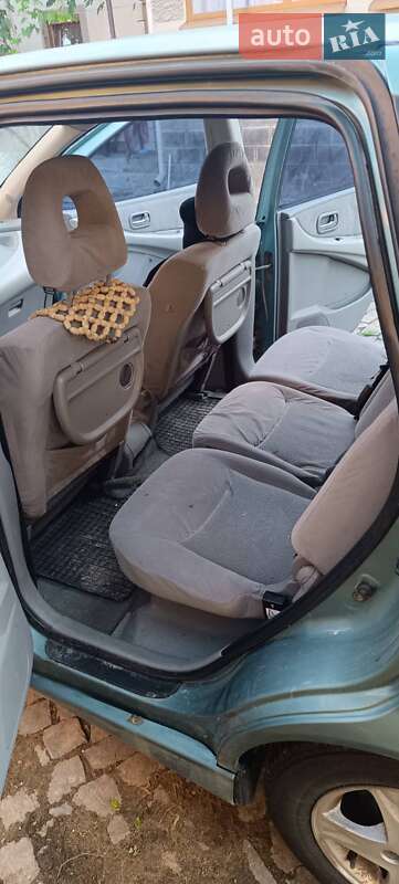 Хетчбек Nissan Almera 2002 в Мукачевому