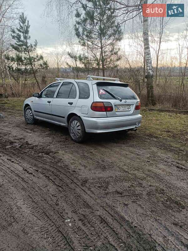 Хетчбек Nissan Almera 1996 в Теофіполі