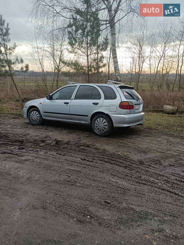 Хетчбек Nissan Almera 1996 в Теофіполі