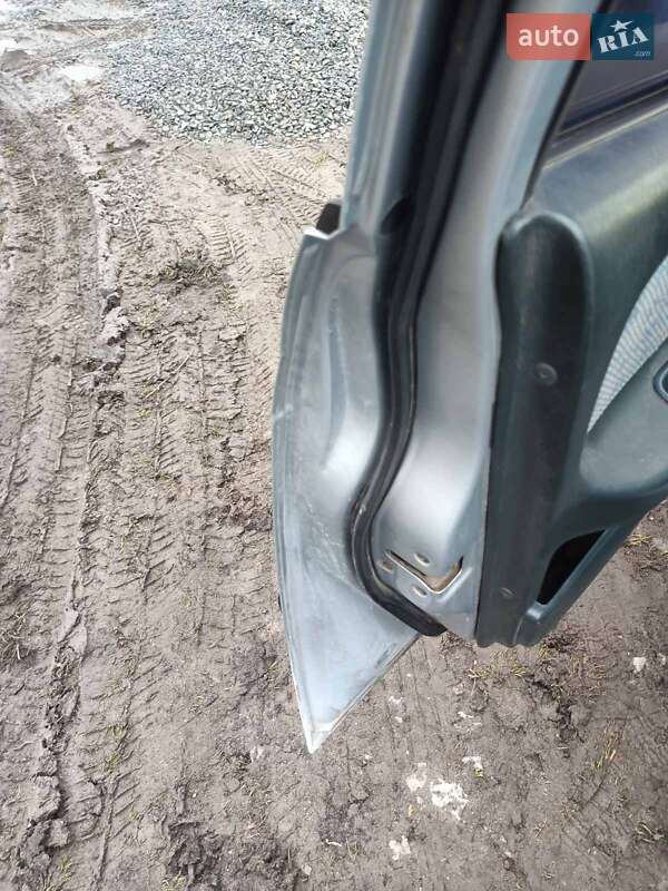 Хетчбек Nissan Almera 1996 в Теофіполі