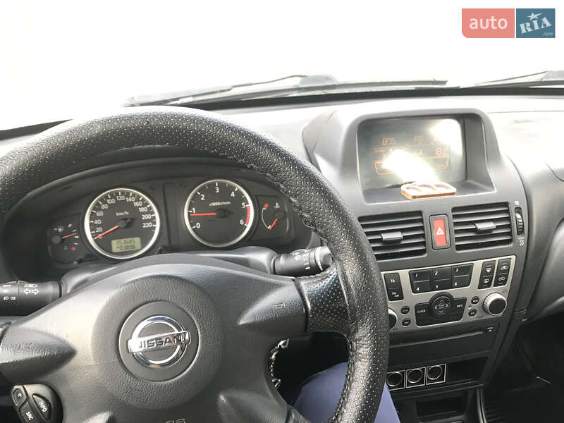 Седан Nissan Almera 2004 в Коломиї