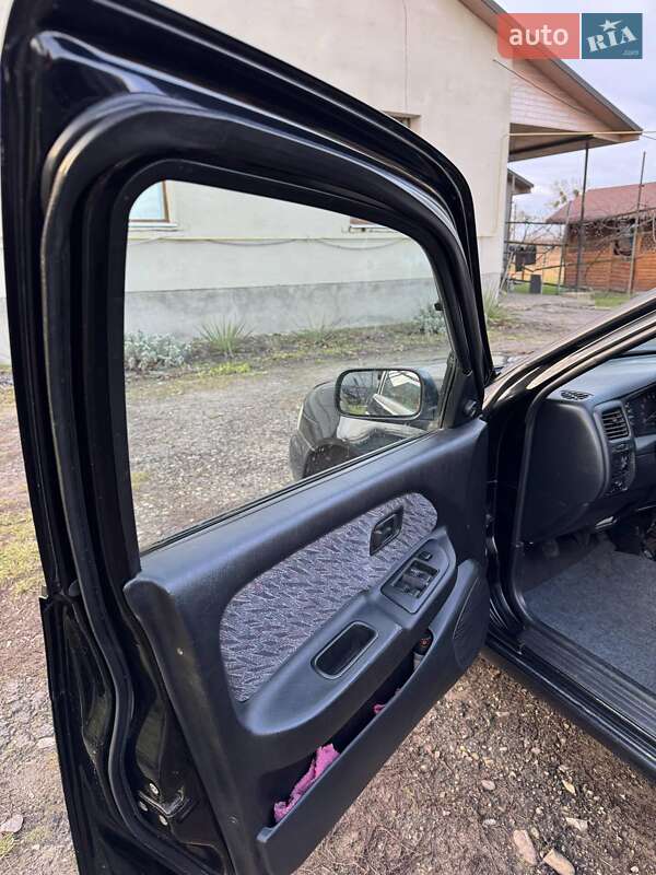 Хетчбек Nissan Almera 1997 в Львові