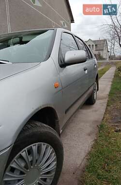 Хетчбек Nissan Almera 1999 в Львові