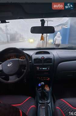 Седан Nissan Almera 2006 в Черновцах