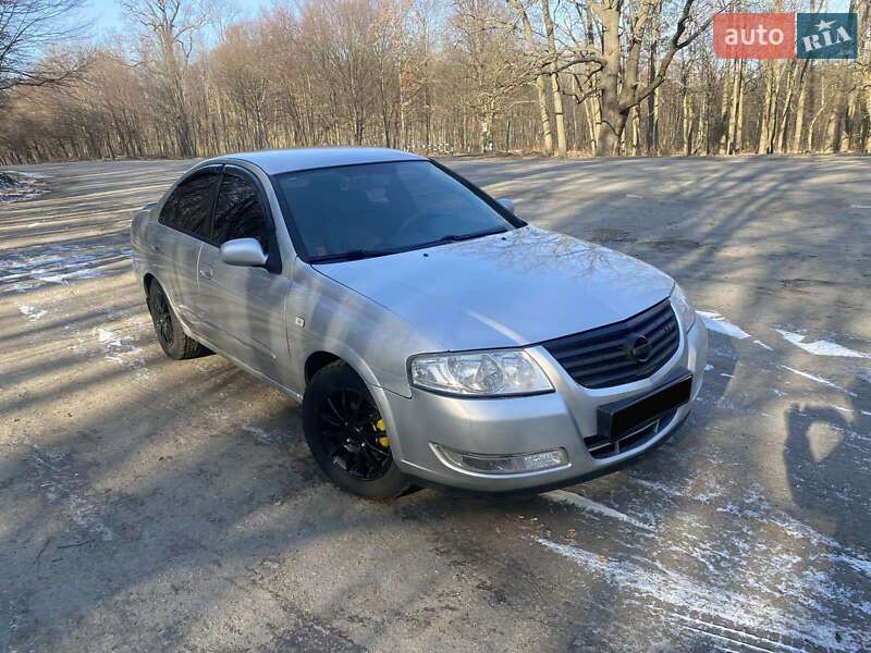 Седан Nissan Almera 2010 в Киеве