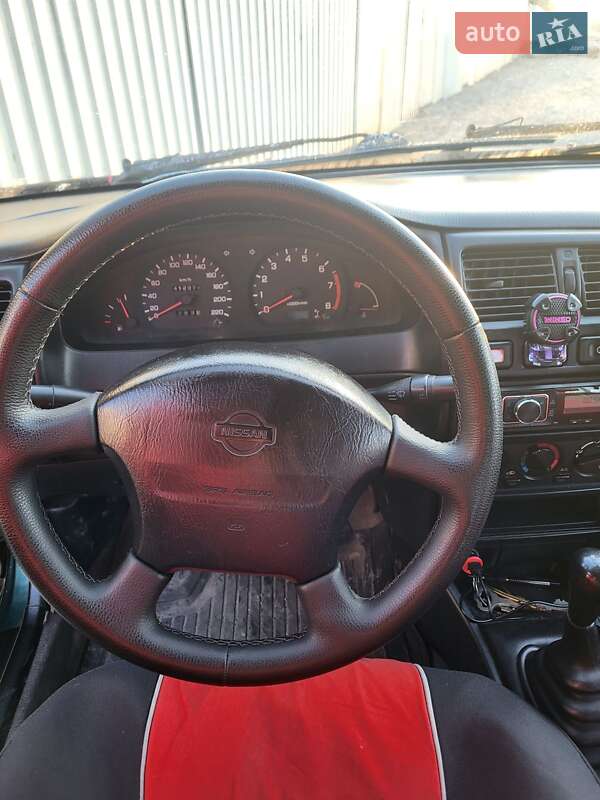 Хетчбек Nissan Almera 1998 в Млиніві