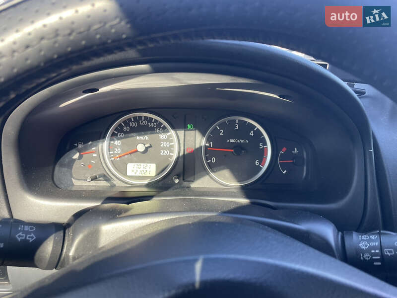 Хетчбек Nissan Almera 2005 в Вишгороді