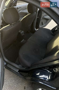 Седан Nissan Almera 2010 в 