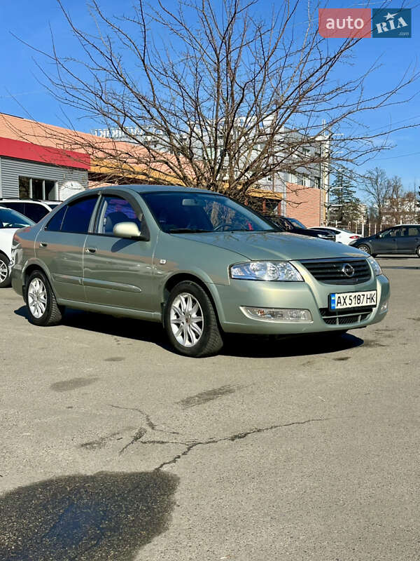 Седан Nissan Almera 2011 в Киеве