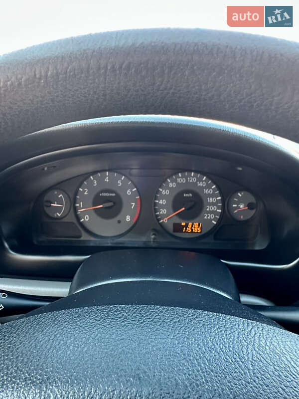 Седан Nissan Almera 2011 в Киеве