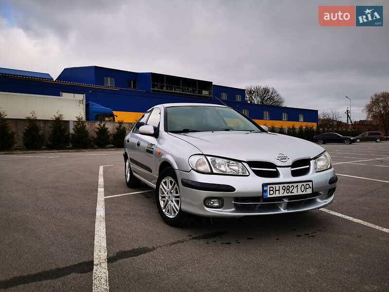 Nissan Almera 2000