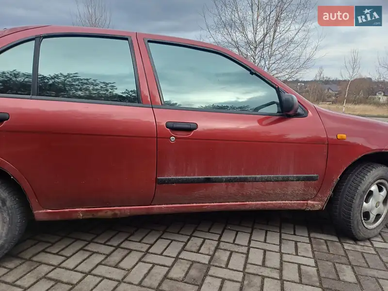 Nissan Almera